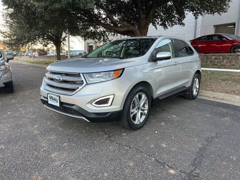 Used 2017 Ford Edge Titanium image 3