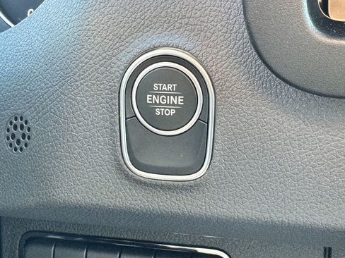 Used 2025 Mercedes-Benz Sprinter 2500 image 25