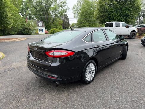 Used 2014 Ford Fusion SE w/ Equipment Group 502A FWD image 7