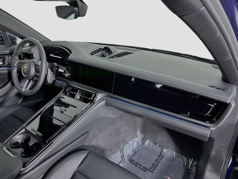 New 2026 Porsche Panamera image 32