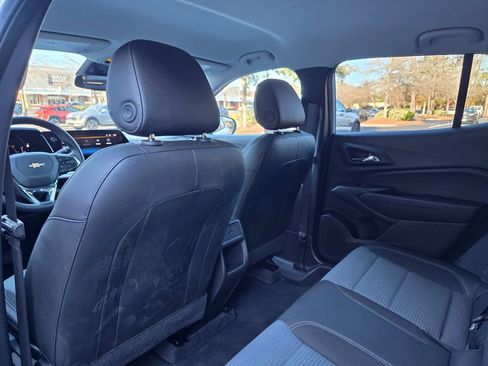 Certified 2025 Chevrolet Trax LT w/ LT Convenience Package image 27