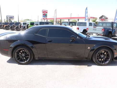 Used 2021 Dodge Challenger R/T Scat Pack RWD image 8