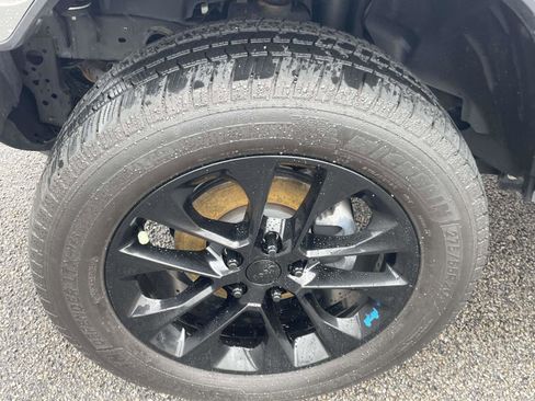 Used 2022 Jeep Wrangler Unlimited Sahara w/ Cold Weather Group image 27