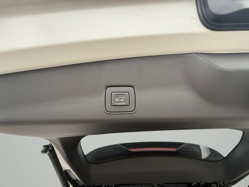 Certified 2025 Chevrolet TrailBlazer RS w/ Convenience Package image 30