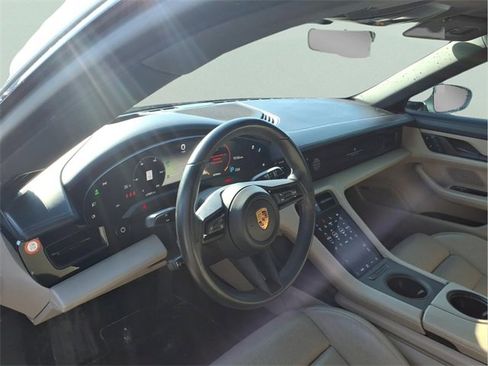 Used 2022 Porsche Taycan image 12