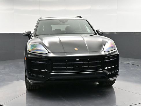 Certified 2025 Porsche Cayenne GTS image 11