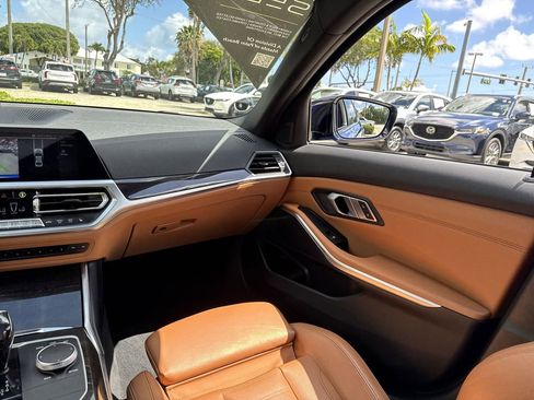 Used 2021 BMW 330i xDrive Sedan w/ M Sport Package image 16