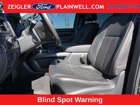 Used 2021 Nissan Titan PRO-4X w/ Pro-4x Convenience Package AWD/4WD image 16