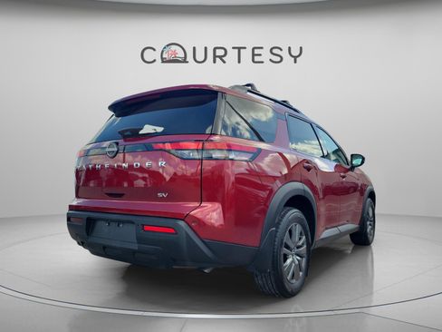 Certified 2023 Nissan Pathfinder SV image 6
