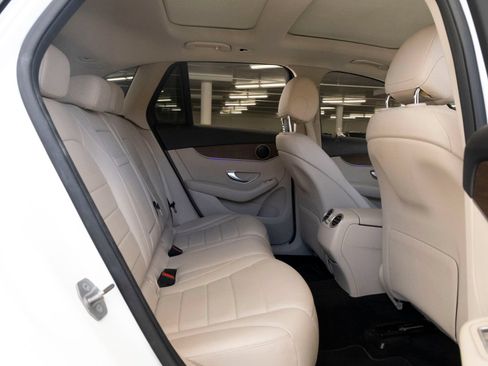 Used 2021 Mercedes-Benz GLC 300 image 24