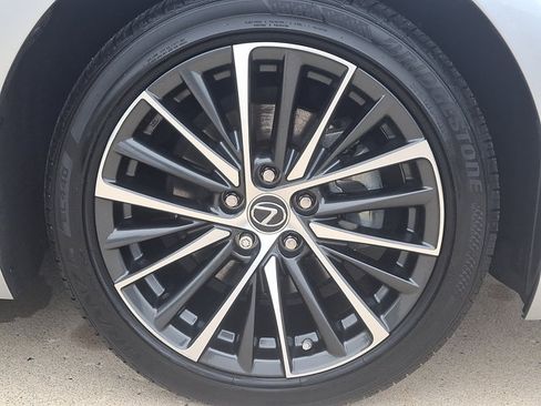 Certified 2023 Lexus ES 300h w/ Premium Package FWD image 8