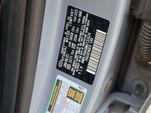 Used 2021 Hyundai Elantra Limited FWD image 28