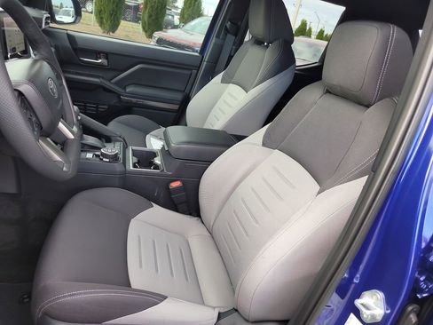 Used 2025 Toyota Tacoma TRD Off-Road image 16