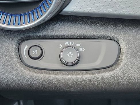 New 2026 Chevrolet Trax LT w/ LT Convenience Package image 18