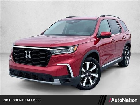 Used 2023 Honda Pilot Touring image 1
