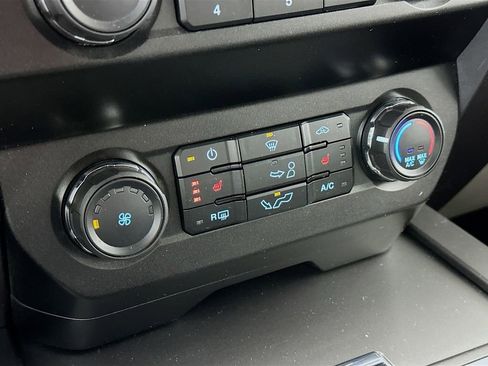 Used 2019 Ford F150 XLT w/ Equipment Group 302A Luxury image 21