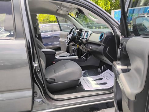 Used 2021 Toyota Tacoma SR5 RWD image 29
