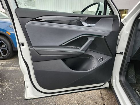 Certified 2026 Volkswagen Tiguan SE AWD/4WD image 11
