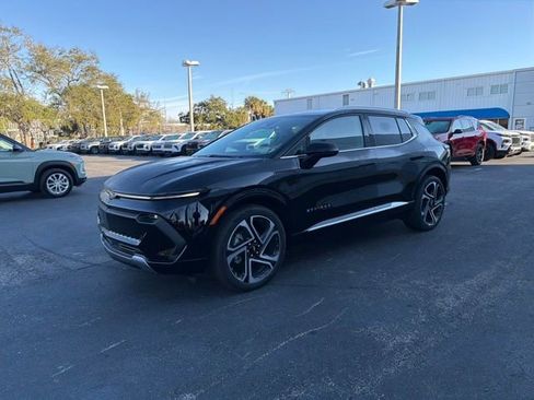 New 2026 Chevrolet Equinox EV LT image 2