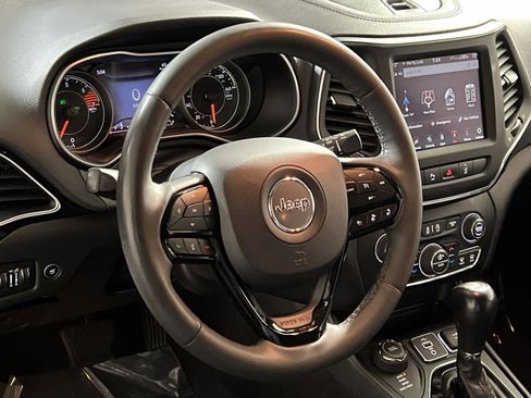 Used 2023 Jeep Cherokee Altitude Lux image 14