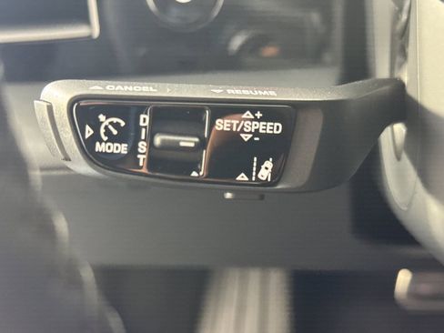 Certified 2025 Porsche Taycan image 29