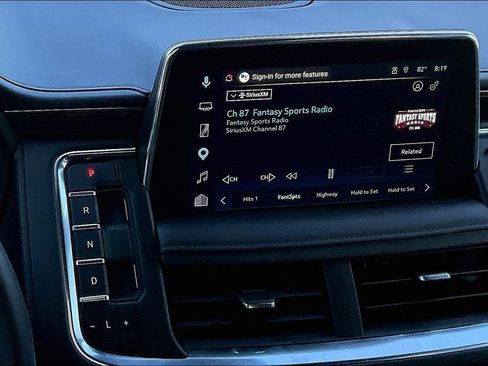 Used 2024 Chevrolet Suburban High Country RWD image 13