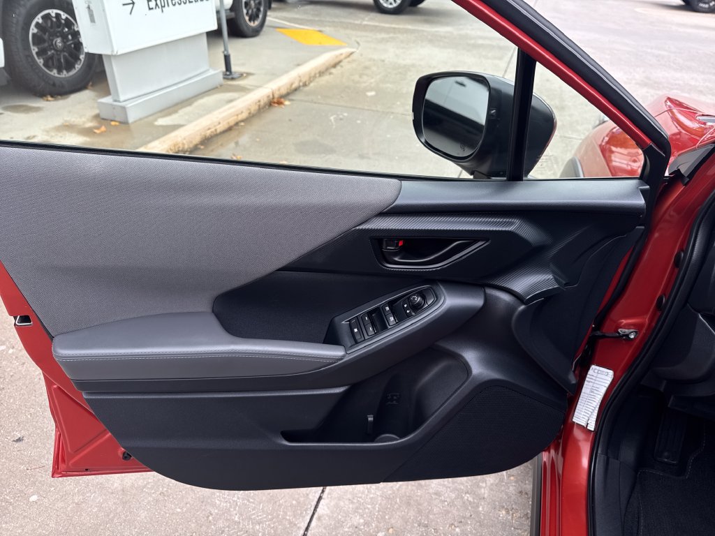 Used 2025 Subaru Crosstrek 2.5i Premium AWD/4WD image 11
