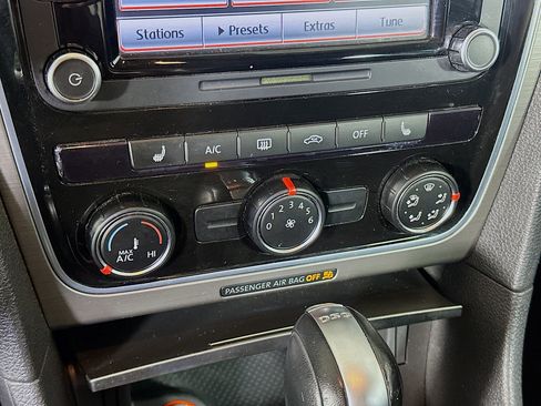 Used 2015 Volkswagen Passat TDI SE FWD image 23