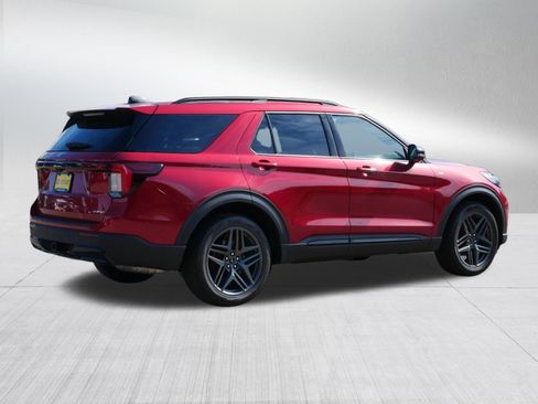 Used 2026 Ford Explorer ST-Line w/ ST-Line Street Pack AWD/4WD image 7