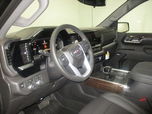 New 2026 GMC Sierra 1500 Elevation w/ Elevation Premium Package AWD/4WD image 16