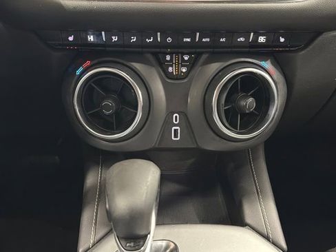 Used 2025 Chevrolet Blazer LT image 28
