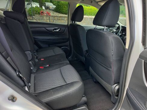 Used 2018 Nissan Rogue SV AWD/4WD image 20