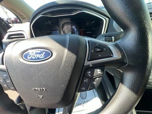 Used 2020 Ford Fusion SE FWD image 26