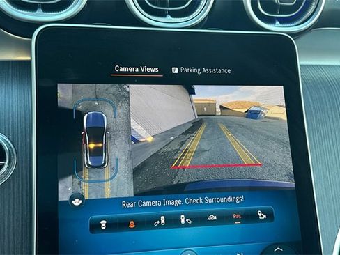 Used 2024 Mercedes-Benz GLC 43 AMG 4MATIC image 25