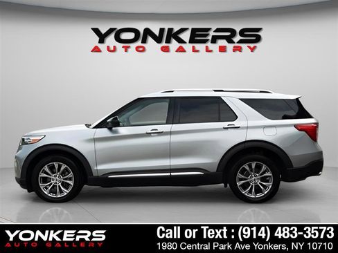 Used 2023 Ford Explorer Limited image 3