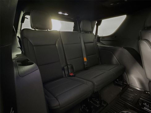 Used 2024 GMC Yukon Denali w/ Advanced Technology Package AWD/4WD image 31