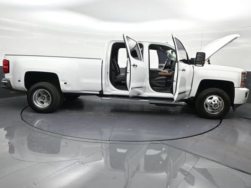 Used 2019 Chevrolet Silverado 3500 High Country w/ Duramax Plus Package AWD/4WD image 34