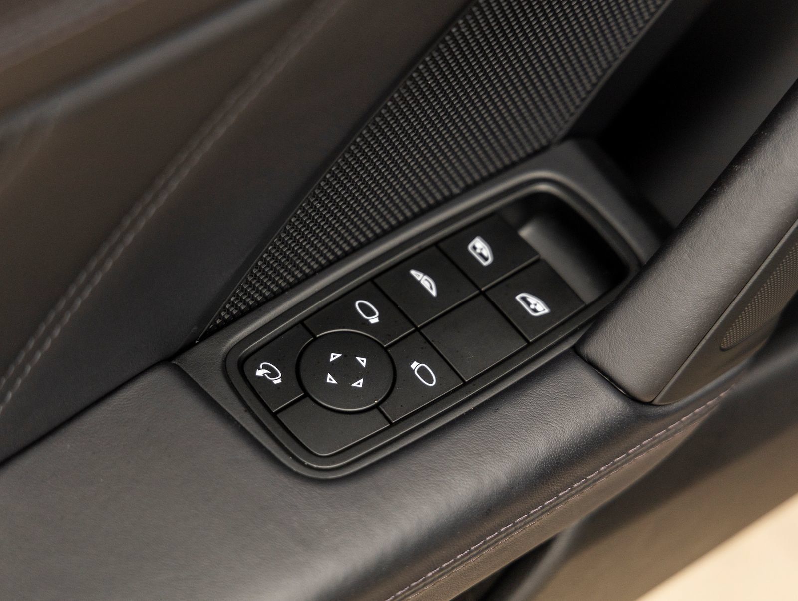 Certified 2024 Porsche 911 Turbo AWD/4WD image 26