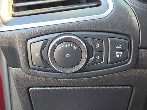 Used 2022 Ford Edge Titanium AWD/4WD image 25