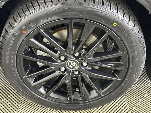 Used 2022 Toyota Camry XLE image 34