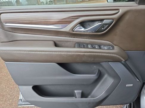 Used 2023 GMC Yukon XL Denali image 14