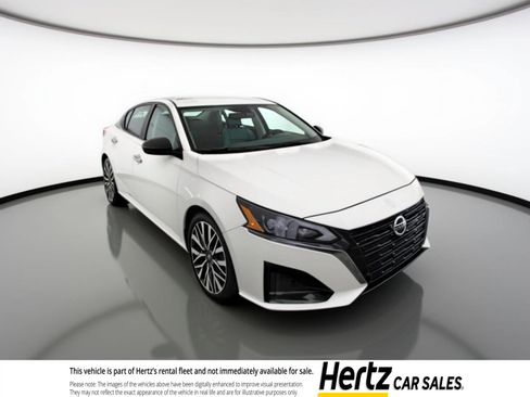 Used 2025 Nissan Altima 2.5 SV image 1