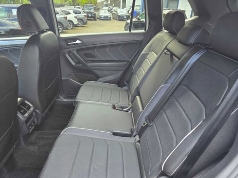 Used 2023 Volkswagen Tiguan SEL R-Line AWD/4WD image 16
