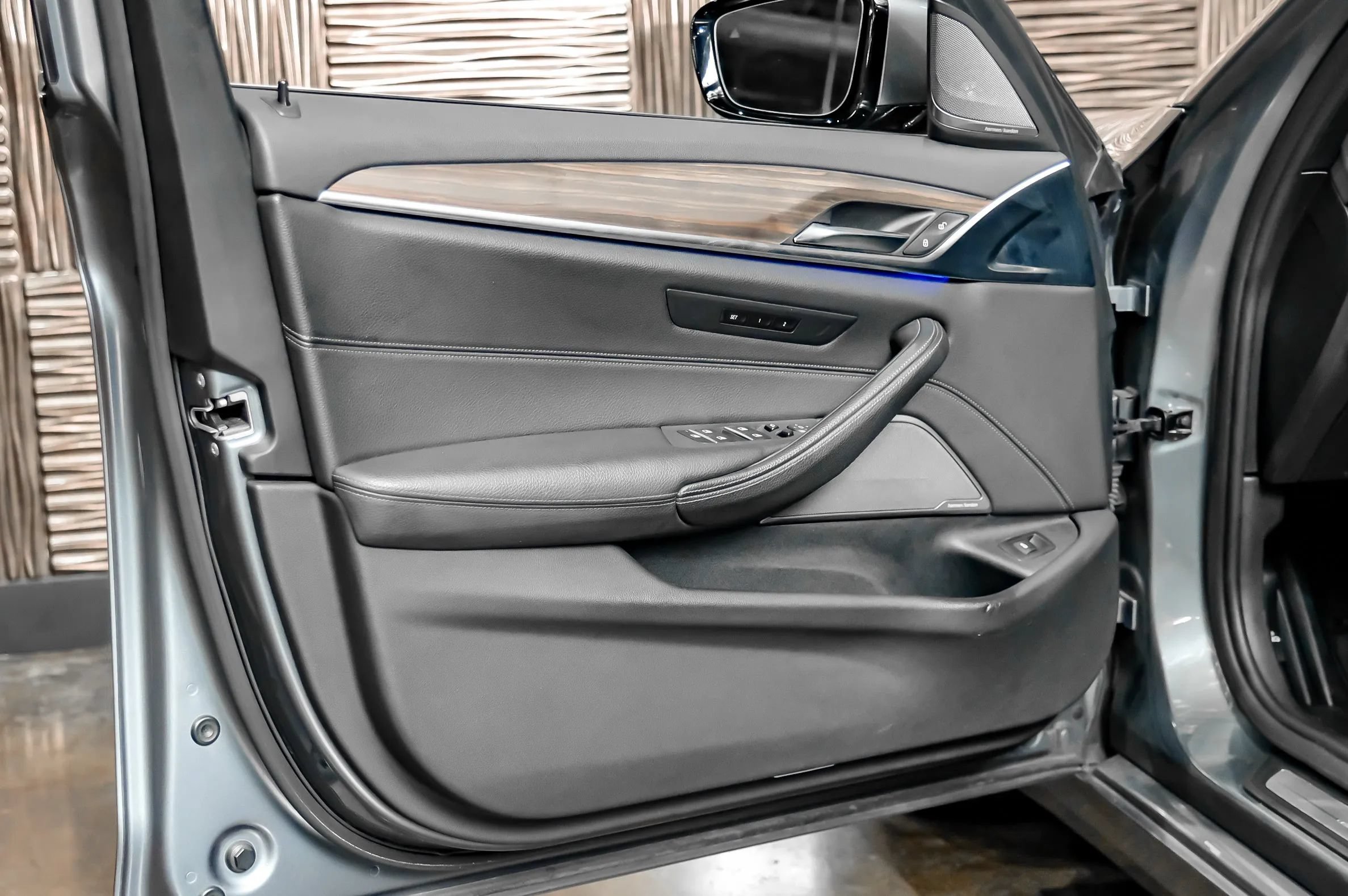 Used 2019 BMW 540i xDrive AWD/4WD image 43