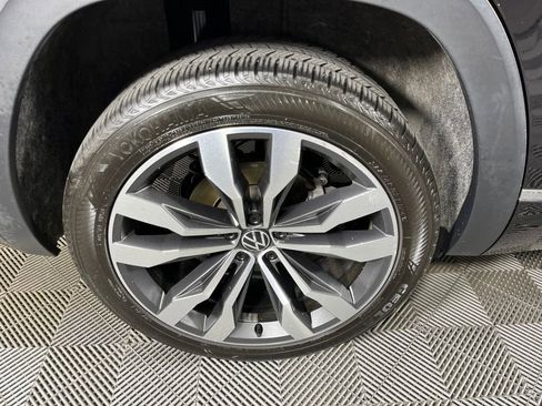 Used 2021 Volkswagen Atlas Cross Sport SEL R-Line AWD/4WD image 14