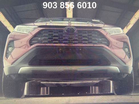 Used 2020 Toyota RAV4 Limited image 11