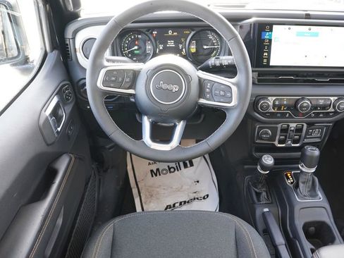 Certified 2025 Jeep Wrangler Unlimited Sahara w/ Safety Group image 18