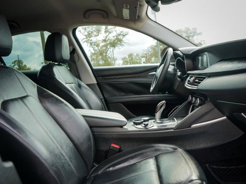 Used 2018 Alfa Romeo Stelvio Base w/ Cold Weather Package image 8