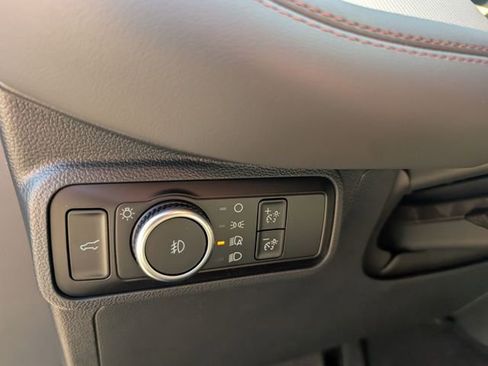 New 2026 Ford Explorer Active image 18