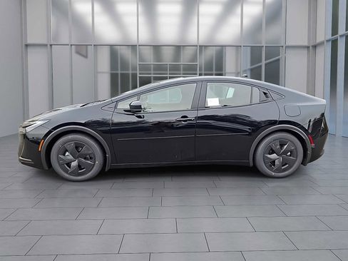 New 2026 Toyota Prius Plug-In Hybrid image 2